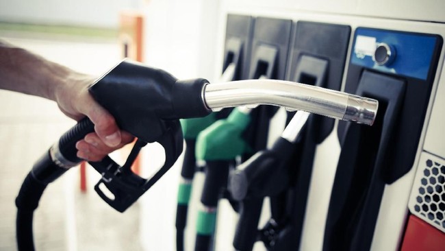 Banyak juga yang beranggapan dengan mencampur bahan bakar dapat menjaga kadar oktan atau research octane number (RON).