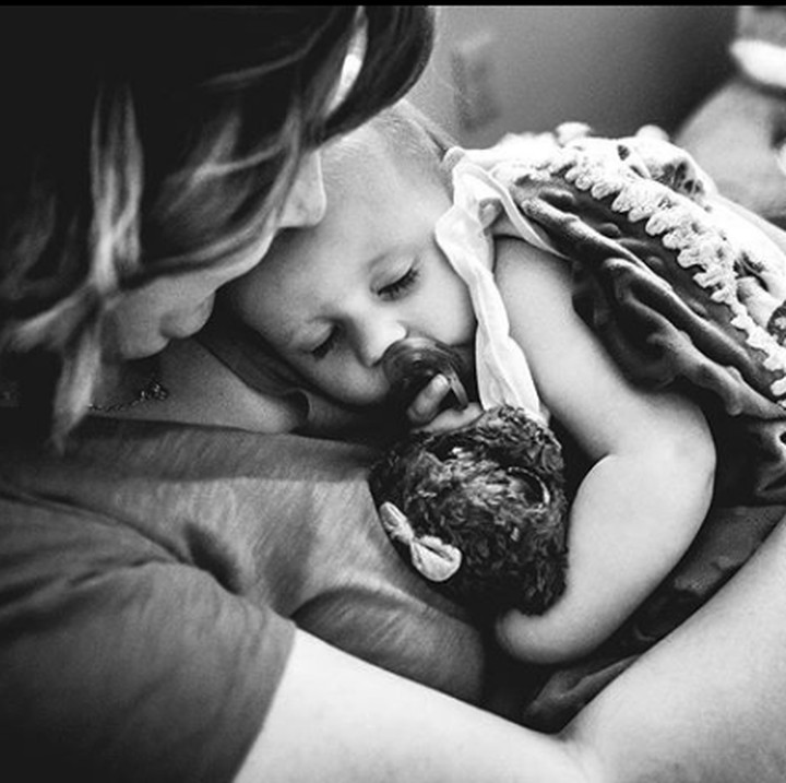 <p>Hayo, siapa Bunda yang kangen memeluk si kecil ketika tidur kayak gini? (Foto: Instagram/ @stephwoodwardphotos)  </p>