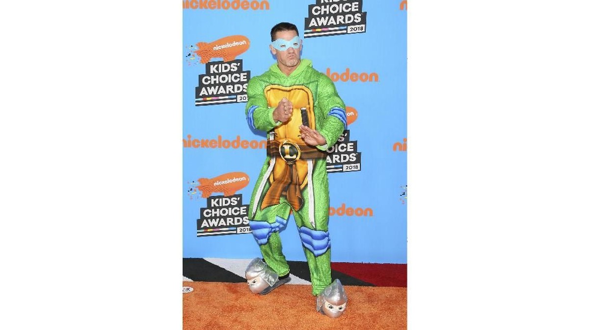 FOTO: Busana 'Ngejreng' Selebriti di Kids Choice Awards 2018