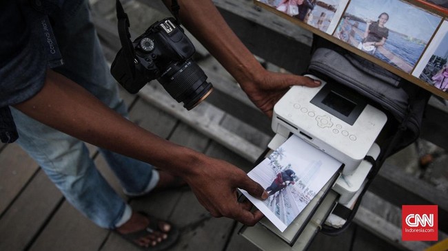 Seorang peretas memanfaatkan kelemahan sistem keamanan printer dan membajaknya dengan pesan untuk mendukung salah seorang Youtuber PewDiePie.