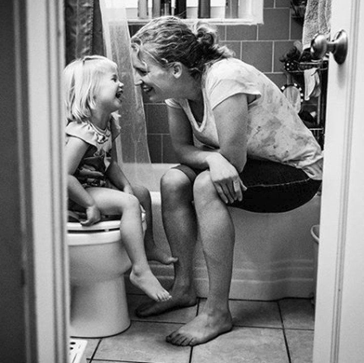 <p>Siapa bilang masa-masa toilet training nggak bisa jadi kenangan indah bareng si kecil? (Foto: Instagram/ @stephwoodwardphotos)  </p>