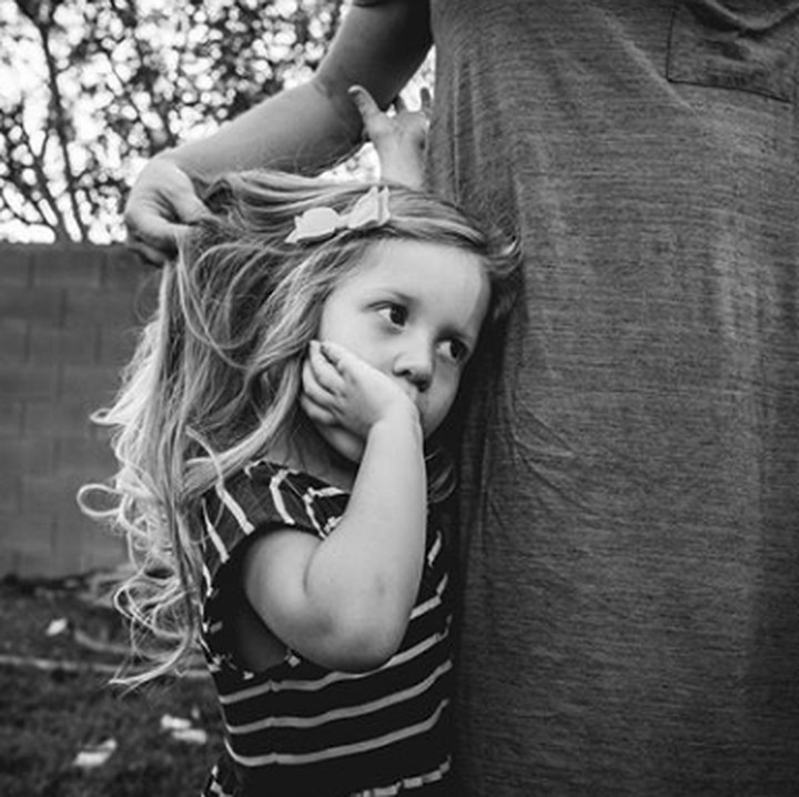 <p>Saat si kecil sudah jadi seorang gadis muda, kita pasti akan terkenang momen saat dia sedih dan butuh bundanya. Hiks. (Foto: Instagram/ @stephwoodwardphotos)  </p>