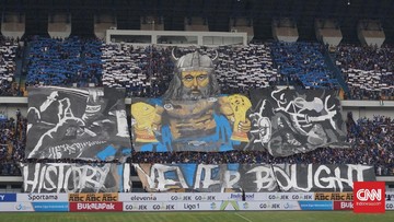 Sorotan Dunia Olahraga CNN Sport : Viking Persib Club Siapkan Koreo Termahal untuk Ganggu Mental Persija