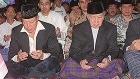 Mengenang Probosutedjo: Bui, Ahok, dan Adik Tiri Soeharto