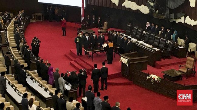 Mayoritas partai politik sudah mulai mengajukan satu nama untuk mengisi kursi pimpinan MPR yang ditambah menjadi 10 kursi pada periode 2019-2024.
