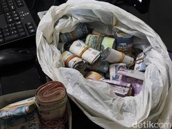 Nasib Uang Rp 49 Juta Milik Kakek Sebatang Kara yang Tinggal di Atas Becak