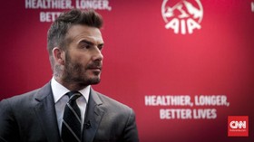 Patung Beckham Bersanding dengan Obama di Kuil Budha Thailand