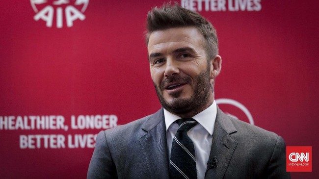 Legenda timnas Inggris, David Beckham terancam denda 200 poundsterling atau Rp3,7 juta karena menggunakan telepon genggam saat menyetir.