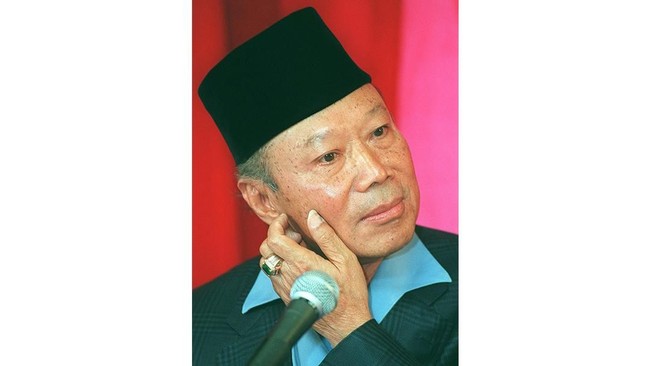 Probosutedjo akan dimakamkan di tanah kelahirannya di Dusun Kemusuk, Yogyakarta. Dia dan Soeharto sama-sama lahir di sana.