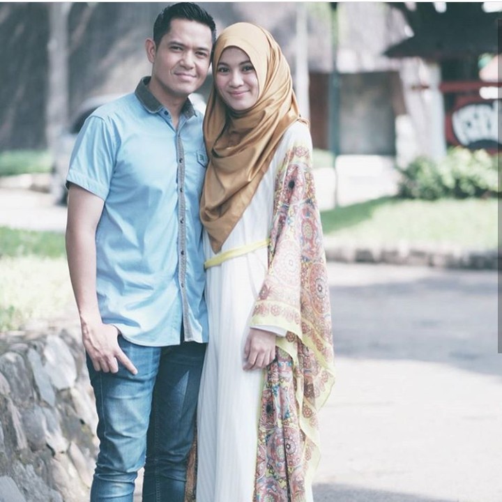 <p>Icha, sapaan akrab Alyssa, nggak pernah menyangka akan berjodoh dengan Dude yang dikenalnya di lokasi syuting. Hmm, jodoh memang nggak ada yang tahu ya, Bun. Kalau Bunda dan Ayah dulu gimana nih ketemunya? (Foto: Instagram @ichasoebandono)</p>