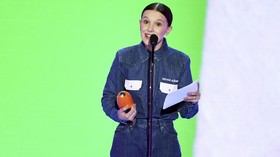 Pesan Tersembunyi Millie Bobby Brown di Kids Choice Awards