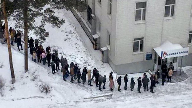 FOTO: Api Melahap Mal di Siberia, Puluhan Orang Tewas