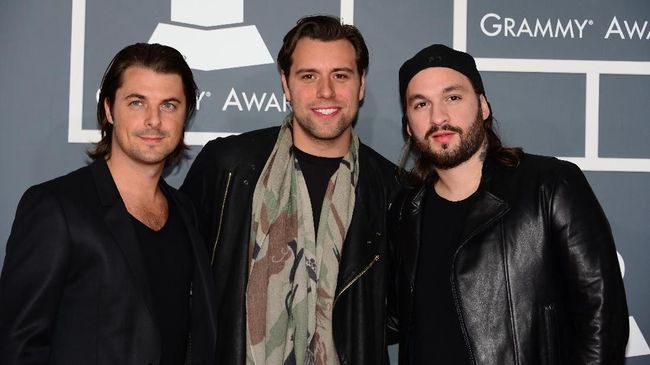 Grup DJ Swedish House Mafia (SHM) mengumumkan reuni saat tampil dalam panggung kejutan di gelaran musik EDM Ultra Festival 2018, Miami, AS pada Minggu (25/3).
