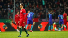 FOTO: Kemalangan Ronaldo Ketika Portugal Ditekuk Belanda 3-0