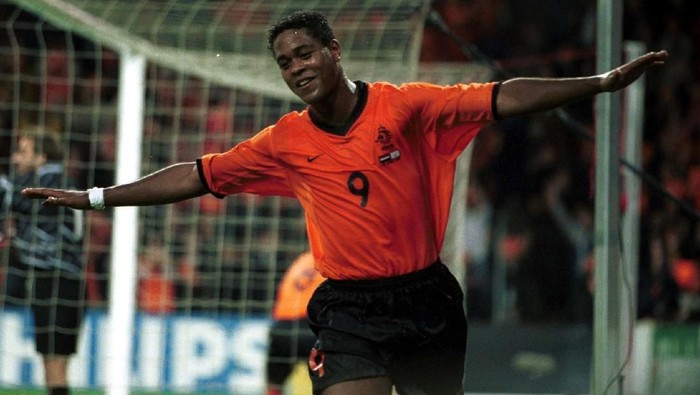 25 Apr 2001:  Patrick Kluivert of Holland celebrates scoring during the match between Holland and Cyprus in the World Cup European qualifying group two at the Philips Stadium, Eindhoven, Holland. Mandatory Credit: Craig Prentis/ALLSPORT