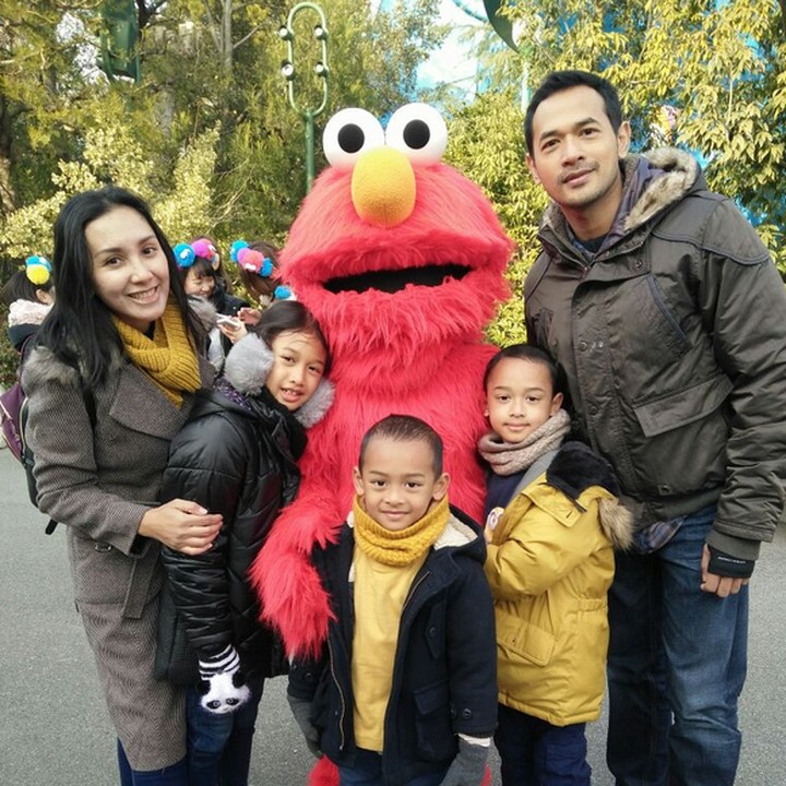 <p>Saatnya foto bareng Elmo. Cheers! (Foto: Rara Wiritanaya)  </p>