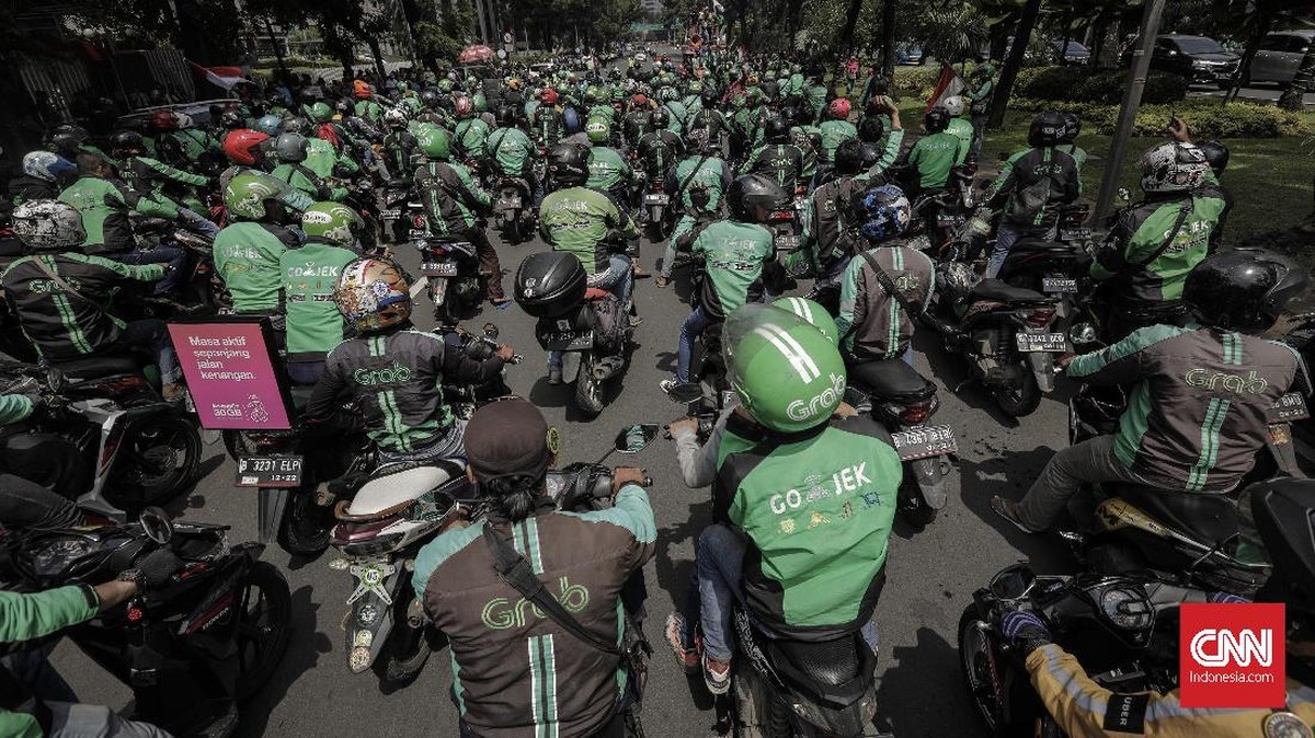 FOTO : Jerit Hati Pengemudi Ojek Online