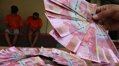 Bareskrim Tangkap 3 Anggota Sindikat Peredaran Uang Palsu di Karawang