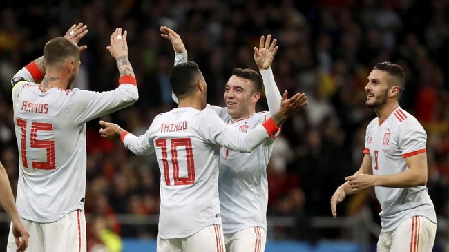Pelatih timnas Spanyol Julen Lopetegui telah mengumumkan daftar pemain yang akan berlaga di Piala Dunia 2018 tanpa menyertakan Alvaro Morata dan Cesc Fabregas.
