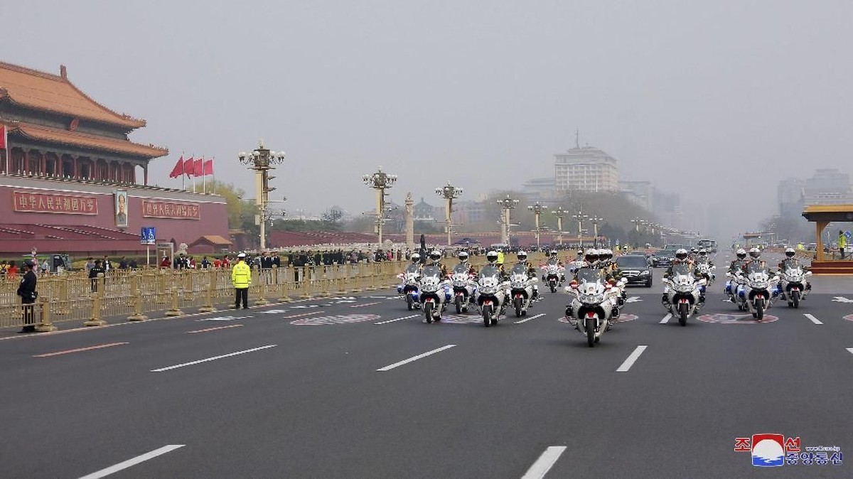 FOTO: Lawatan Bersejarah Kim Jong Un, Babak Baru China-Korut