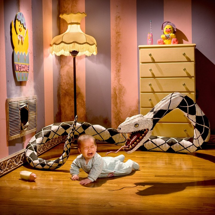 <p>Proyek foto yang dibuat Joshua bareng anak-anaknya ini berjudul 'After Dark My Sweet'. (Foto: Facebook/Joshua Hoffine)</p>