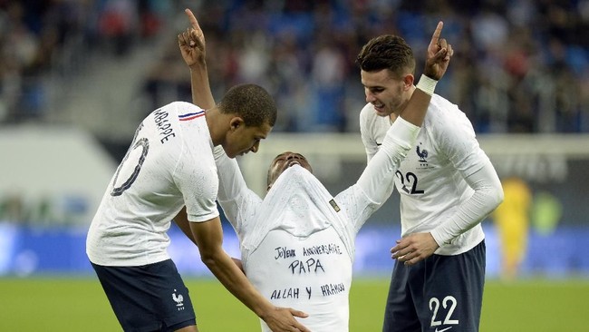 Penampilan impresif Paul Pogba saat Timnas Perancis sukses mengalahkan Rusia 3-1 pada laga uji coba, Selasa (27/3), memicu reaksi beragam dari netizen.