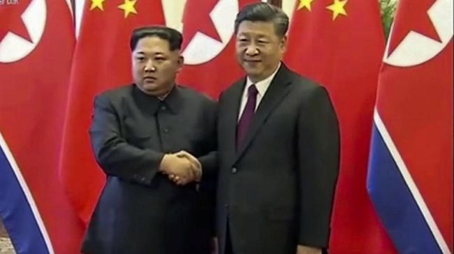 Kim Jong-un Curhati Xi Jinping Denuklirisasi dengan AS Mandek Pemimpin Korut, Kim Jong Un curhat kepada Presiden China, Xi Jinping soal kesepakatan denuklirisasi dengan AS mandek.