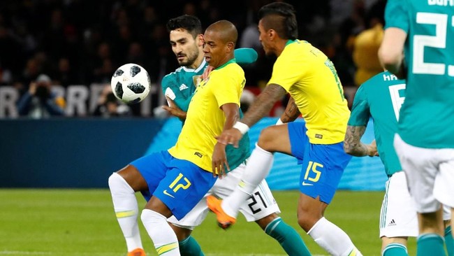 Timnas Jerman kembali berjumpa Brasil dalam sebuah laga ekshibisi yang berlangsung di Olympiastadion, Berlin, Selasa (23/3).