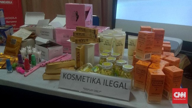 BPOM Bandung menyita kosmetik ilegal, tanpa izin edar, mengandung bahan berbahaya, dan kedaluwarsa di delapan kabupaten dan kota di Jawa Barat.
