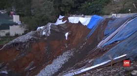 VIDEO: Puncak Kembali Longsor, Polisi Tutup Jalur Gunung Mas