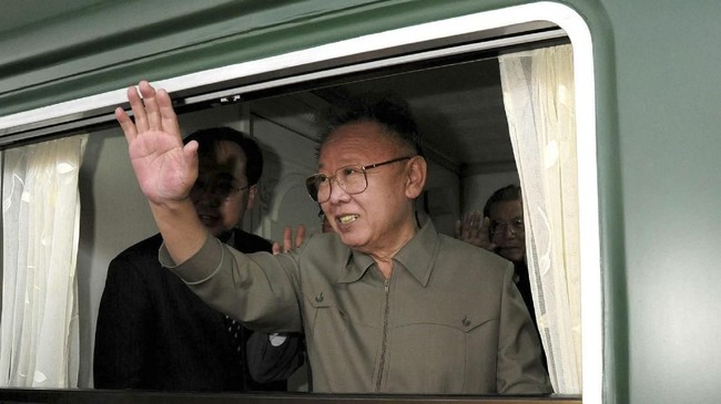 Mata-mata Korea Selatan (Korsel) bernama Black Venus menyembunyikan alat perekam di penis ketika bertemu dengan Kim Jong Il di Pyongyang.
