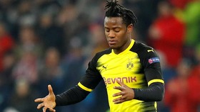 Batshuayi Kecewa Sorakan Mirip Suara Monyet Tak Digubris UEFA