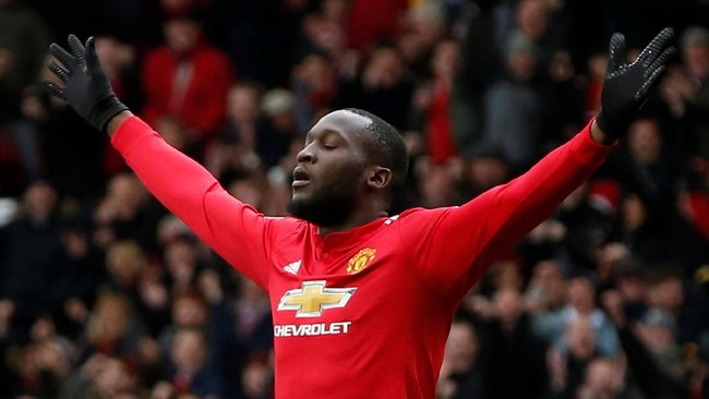 Manchester United terancam kehilangan Romelu Lukaku lantaran cedera jelang melawan Chelsea di final Piala FA di Wembley, Sabtu (19/5).
