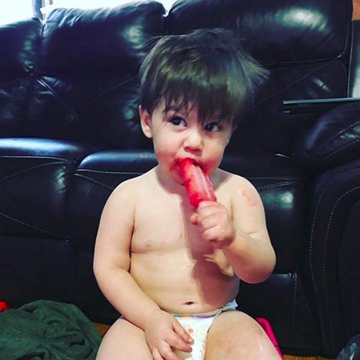 <p>Sampai cemong gitu, Nak, saking menikmati popsicle-nya. (Foto: Instagram/ @d_audet257)  </p>