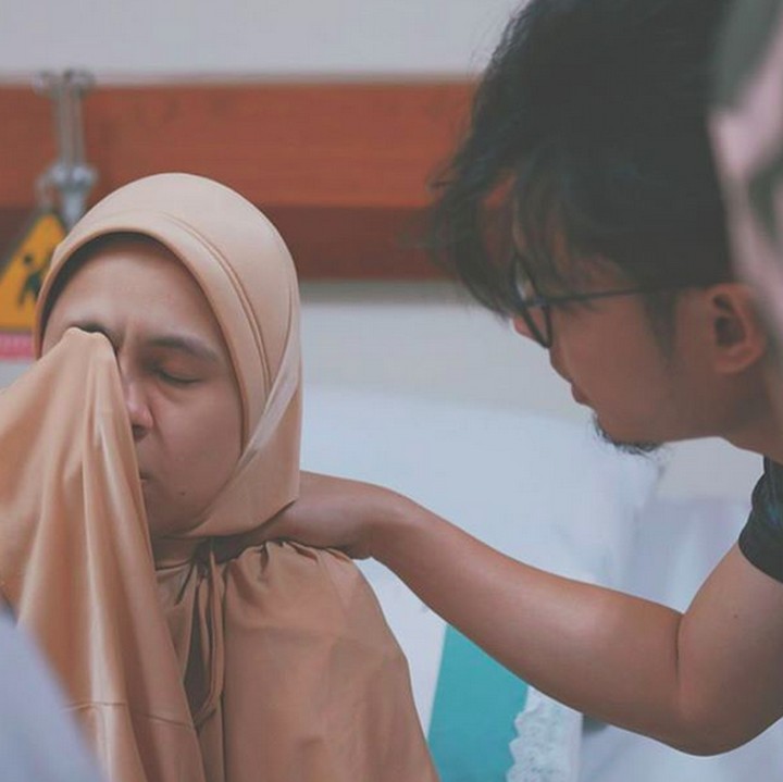 <p>Kata-kata yang diucapkan suami juga bisa jadi penenang kan, Bun, buat kita? (Foto: Instagram/ @missnyctagina)</p>
