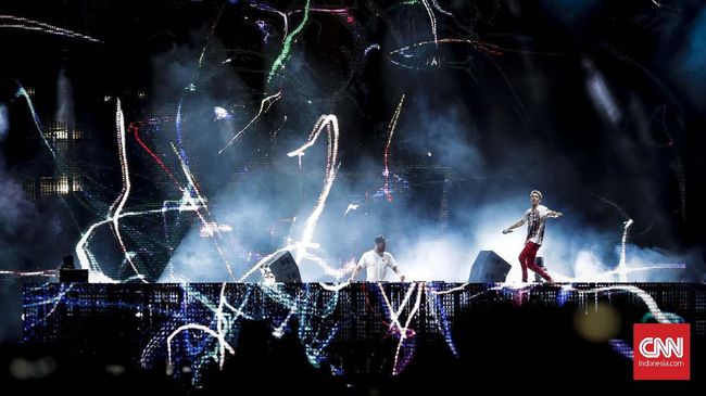 Kementerian Kesehatan Amerika Serikat akan menyelidiki dugaan pelanggaran aturan jaga jarak dalam konser drive-in The Chainsmokers akhir pekan lalu.