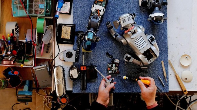 Kreativitas jadi nilai tambah robot buatan siswa Indonesia dibandingkan siswa dari negara tetangga yang lebih maju di bidang teknologi.