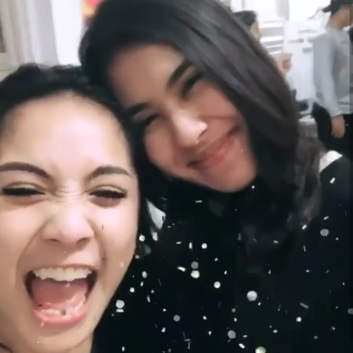 <p>Belum lama ini Syahnaz juga mengunggah video yang mengungkap dirinya bersama sang kakak ipar menghabiskan waktu seharian bersama. Netizen menduga Nagita menemani Syahnaz mempersiapkan pernikahannya. (Foto: Instagram @chevirgo)</p>