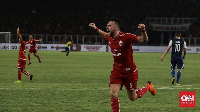 Panitia Pelaksana tak ingin duel Persija lawan Persib digelar di luar Jakarta karena kini tak ada benturan dengan agenda Timnas Indonesia.