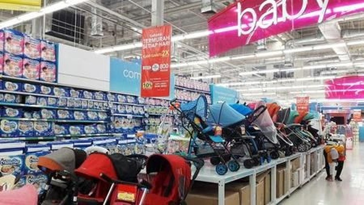 Transmart Carrefour menyediakan diskon untuk berbagai produk bayi, seperti popok, susu, dan banyak promo lainnya di akhir pekan.