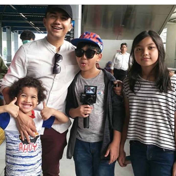 <p>Hmm, lagi pada mau ke mana ini ya? (Foto: Instagram @sahrulgunawanofficial)</p>
