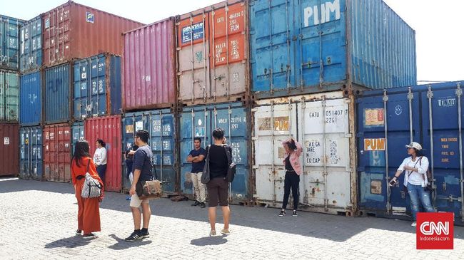 Perang Dagang, AS akan Kenakan Tarif pada 1.300 Produk China