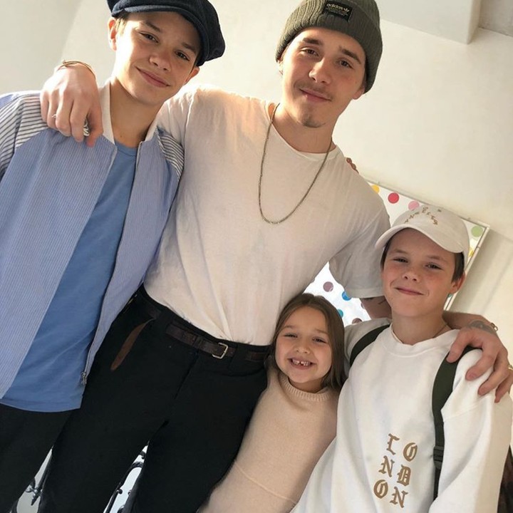 Ini dia empat buah hati David Beckham dan Victoria yakni Brooklyn, Romeo, Cruz, dan Harper. (Foto: Instagram/ @victoriabeckham)