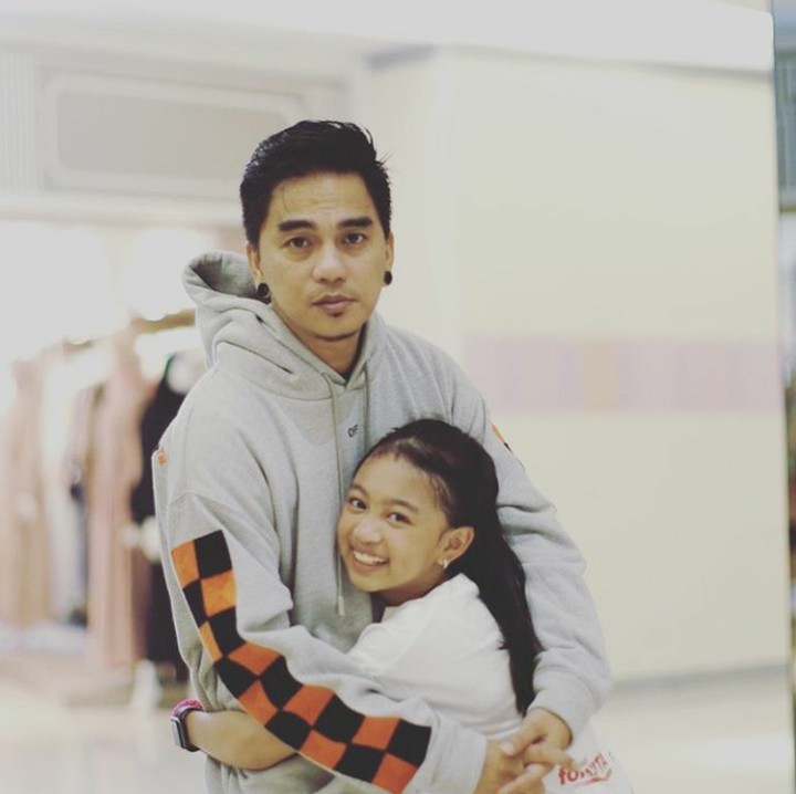 <p>Kali ini bersama putri sulungnya, Zara Leola. Sekarang Zara juga jadi bintang, lho. (Foto: Instagram @zara_leola_official)</p>