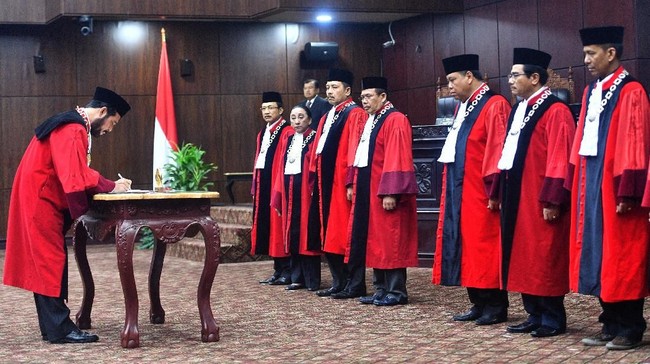 Ketua Mahkamah Konstitusi Anwar Usman menyatakan UU 7/2017 tentang Pemilu menjadi aturan yang paling banyak digugat sepanjang 2019.