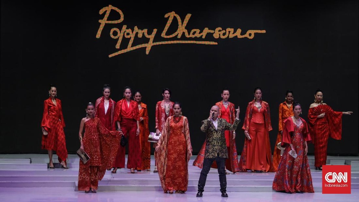 FOTO:Perayaan 40 Tahun Poppy Dharsono di Dunia Mode Indonesia
