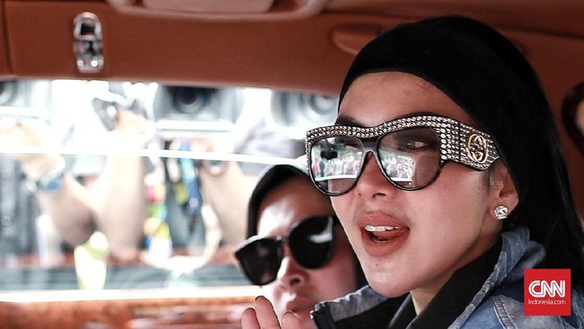 Syahrini juga berencana memberangkatkan lagi korban First Travel lainnya. Hal ini menurutnya bagian dari rasa empatinya pada korban First Travel.