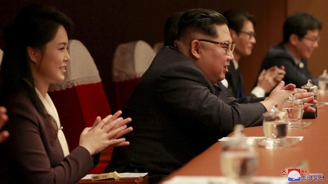 Dalam beberapa pertemuan yang digelar langsung antara staf AS dan Korut memastikan akan ada pertemuan antara Kim Jong-un dan Donald Trump soal denuklirisasi.