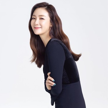 Selamat, Choi Ji Woo Melahirkan Anak Pertama di Usia 45 Tahun