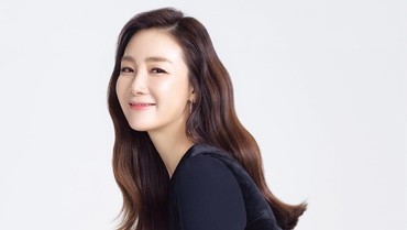 Selamat, Choi Ji Woo Melahirkan Anak Pertama di Usia 45 Tahun